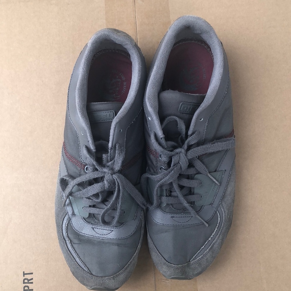 Men gray shoes